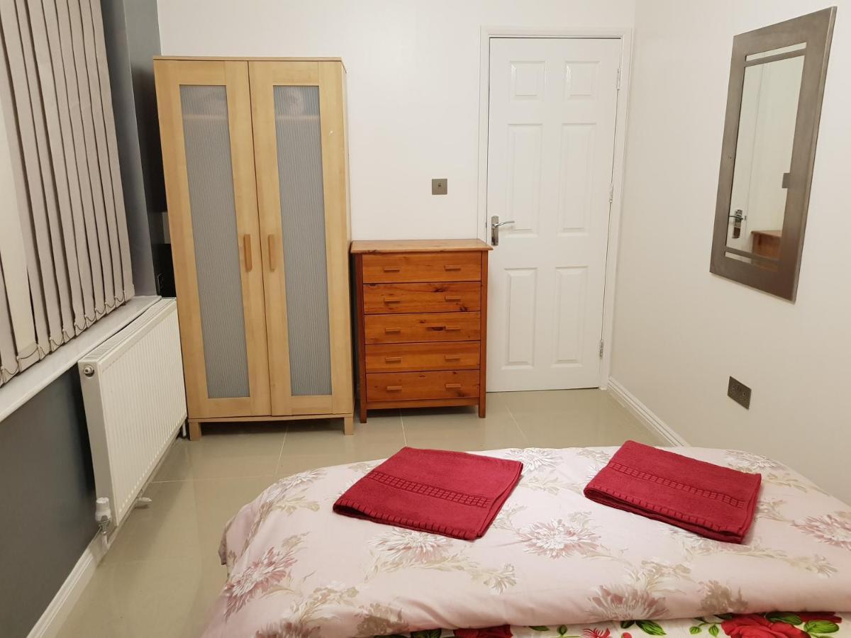 Observation Court Ipswich Bagian luar foto